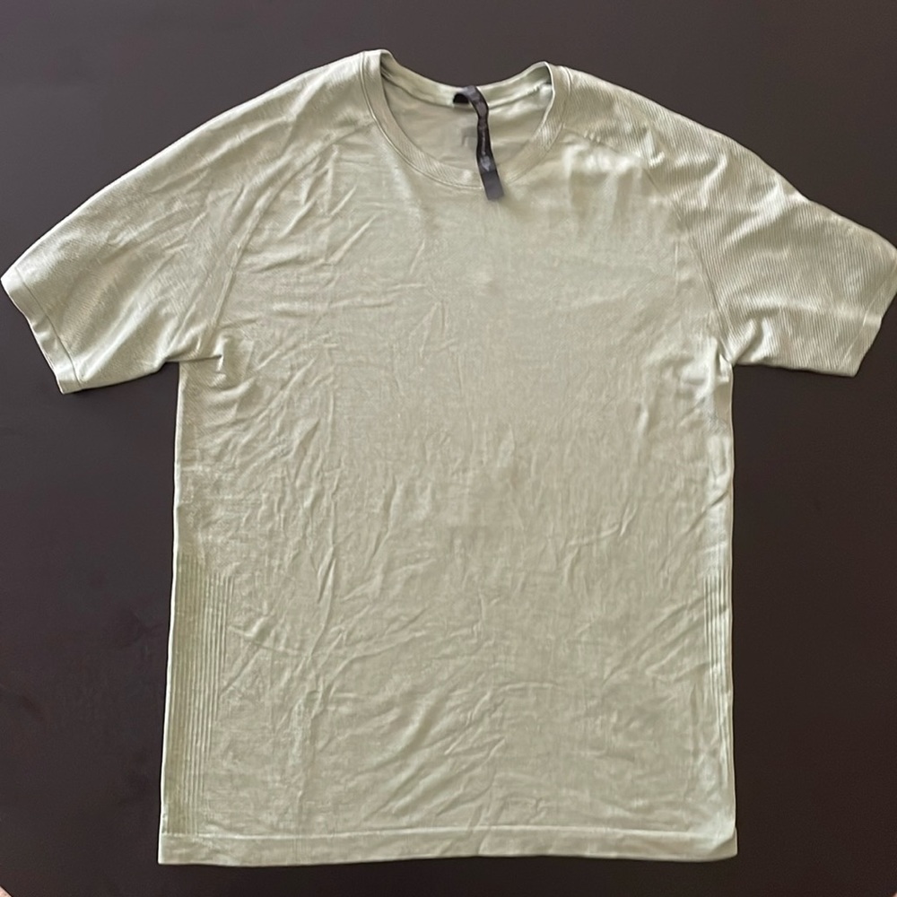 Lululemon Metal Vent Tech Short Sleeve 2.0 Size Large Cedar Green